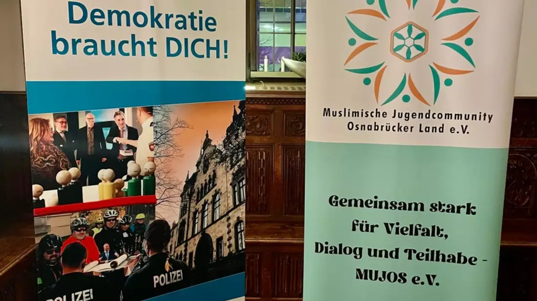 POL-OS: Osnabrück: Abschlussveranstaltung des Projekts Gemeinsam Sicherheit schaffen - Muslimische Jugendliche begegnen Polizistinnen und Polizisten - Bild: presseportal.de