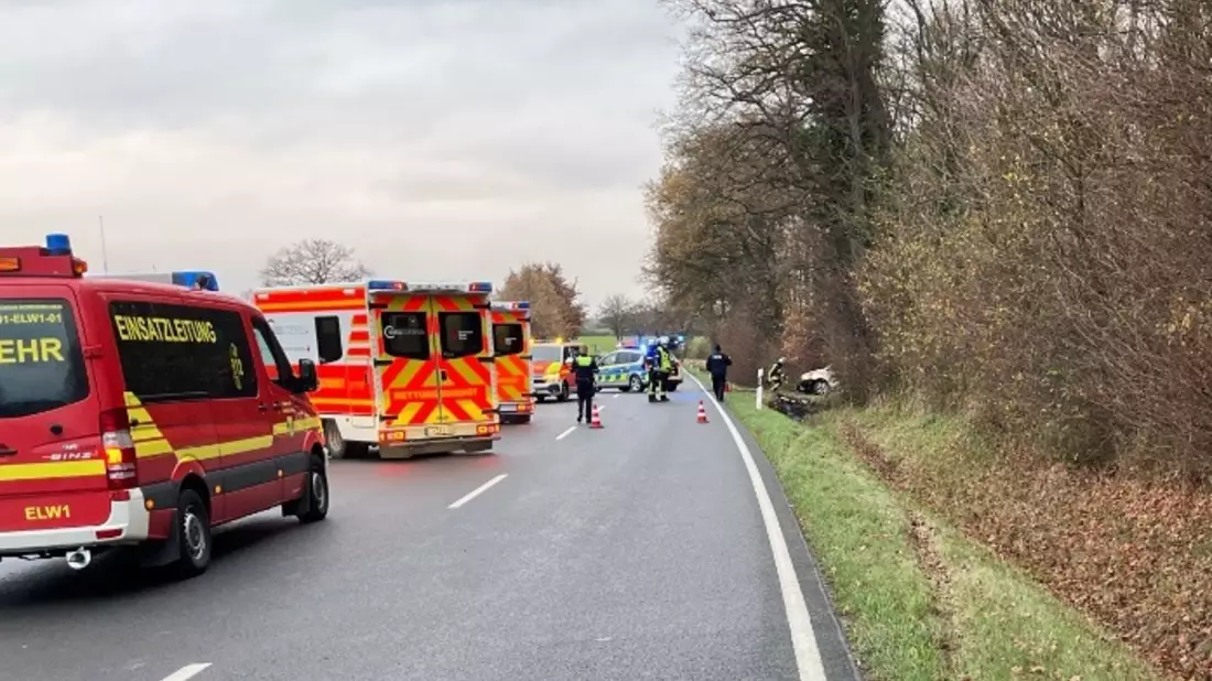POL-COE: Senden-Ottmarsbocholt, Oberbauerschaft (K2)/Taxi kommt von der Fahrbahn ab - zwei Personen verletzt - Bild: presseportal.de