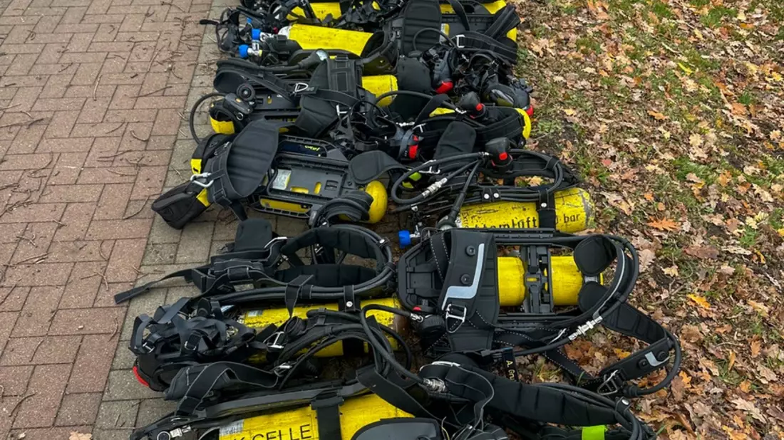 FW Flotwedel: Großeinsatz fordert Feuerwehren in Eicklingen - Bild: presseportal.de
