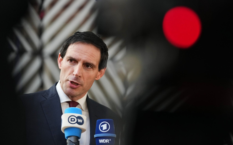 Hoekstra kündigt an, dass die EU auf dem Klimagipfel für mehr Ehrgeiz kämpfen will.  - Foto: Virginia Mayo/AP/dpa