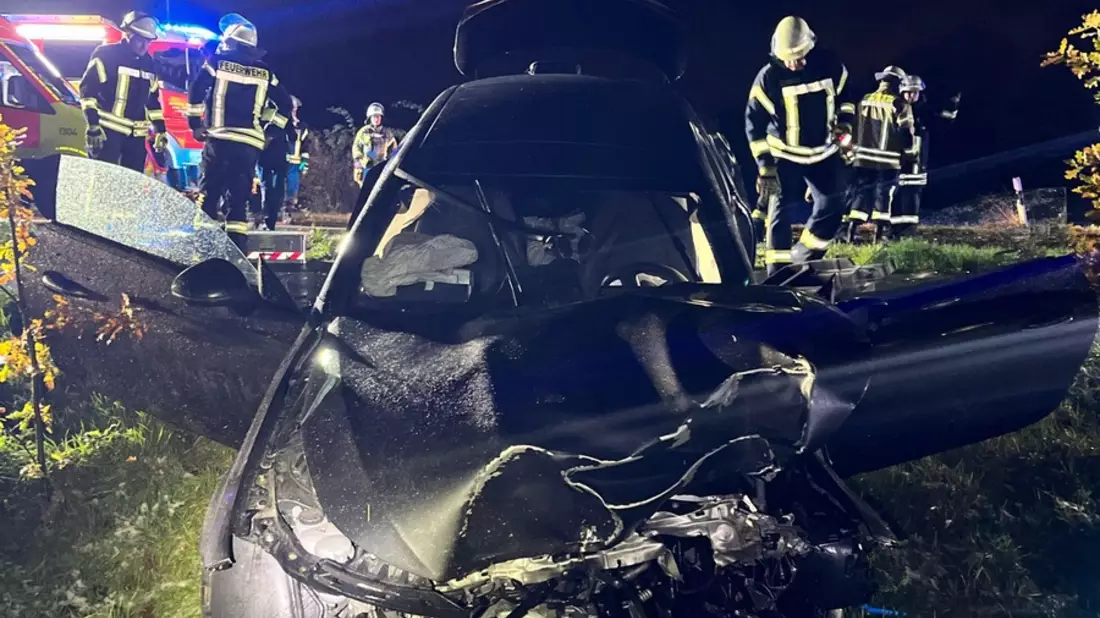 POL-AC: Alleinunfall im Nordkreis - zwei Menschen werden verletzt - Bild: presseportal.de
