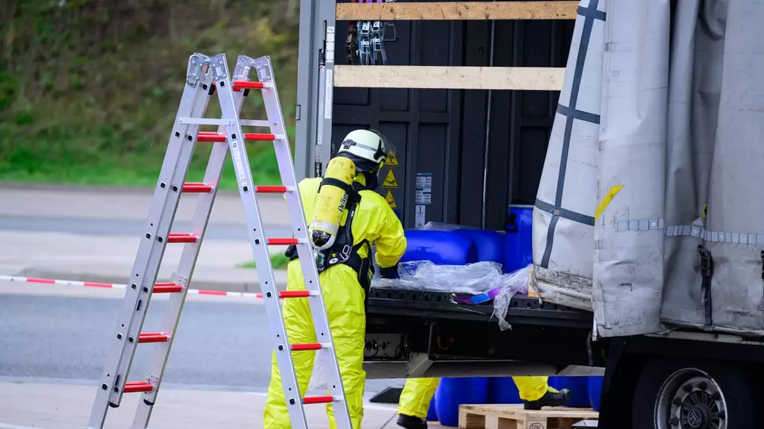 POL-LG: Viele Lkw und Busse haben Mängel - Ergebnis der Schwerpunktkontrolle auf der A7 bei Soltau - Bild: presseportal.de