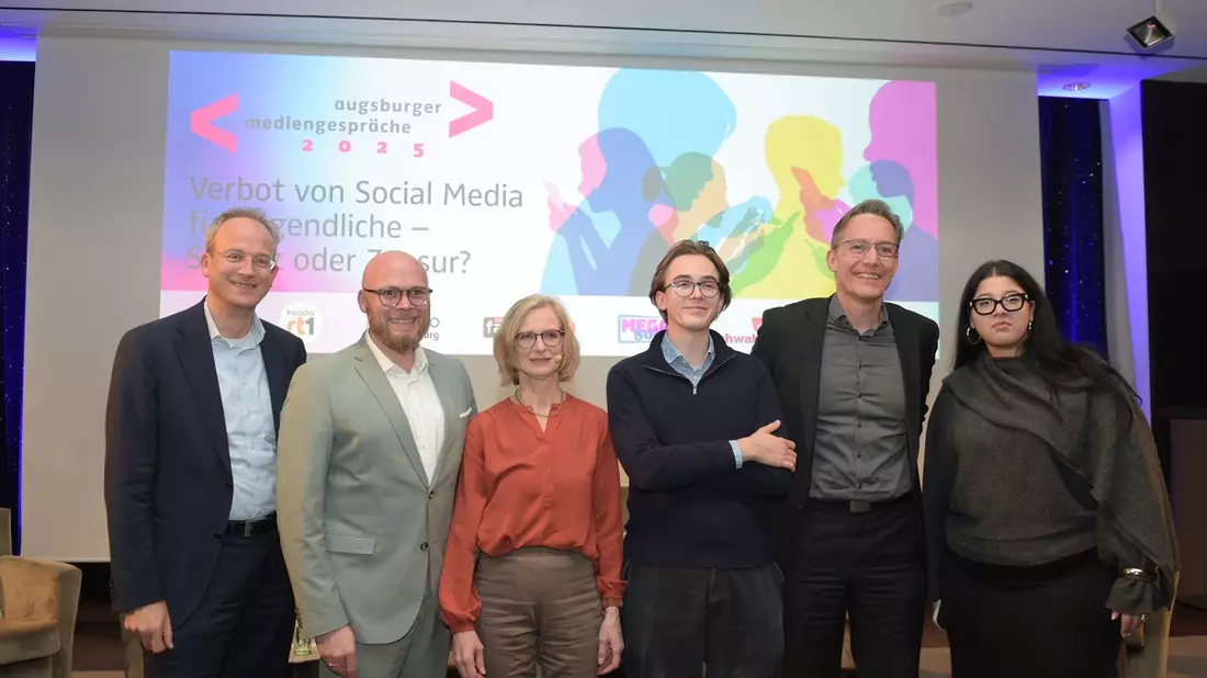 Leitplanken vor Verboten / Social Media erst ab 16? Spannende Diskussion bei den Augsburger Mediengesprächen - Bild: presseportal.de