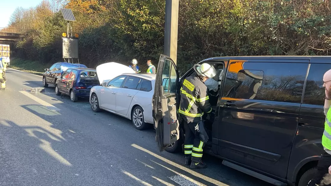 FW-DO: Verkehrsunfall auf der B236 mit vier PKW - Bild: presseportal.de