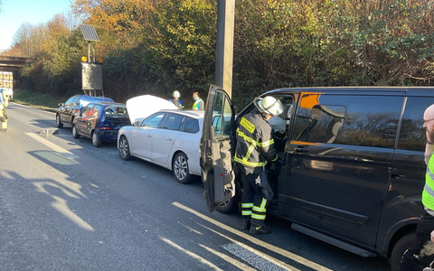 FW-DO: Verkehrsunfall auf der B236 mit vier PKW - Foto: presseportal.de