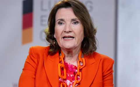 Die Verlegerin Christiane Goetz-Weimer verzichtet vorerst auf den Bayerischen Verfassungsorden. (Archivbild) - Foto: Sven Hoppe/dpa