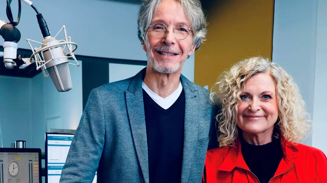 Nicht allein unterm Baum - Das Ausgehspiel in hr1 mit Susanne Fröhlich und Klaus Reichert - Bild: presseportal.de
