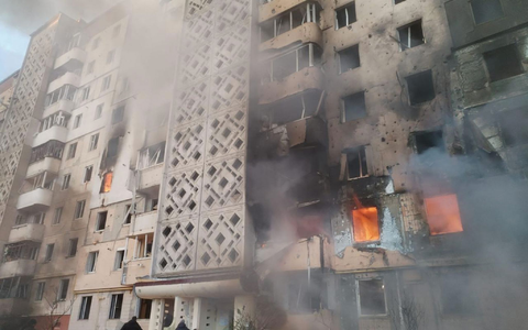 Die Ukraine leidet täglich unter Zerstörungen, will aber keine Friedenslösung, die einer Kapitulation gleichkäme. - Foto: Uncredited/Ukrainian Emergency Service/AP/dpa