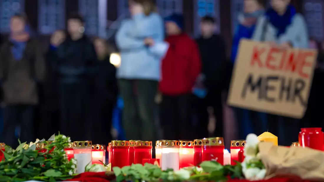 Im Gegensatz zum Rückgang bei den Tötungsdelikten stiegen die registrierten Opferzahlen bei allen anderen gegen Frauen gerichteten Straftaten an. (Archivbild) - Bild: Moritz Frankenberg/dpa