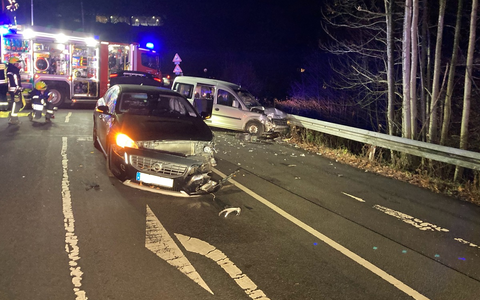 POL-GM: Zwei Verletzte nach Verkehrsunfall - Foto: presseportal.de