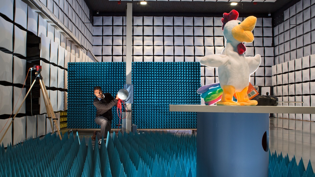 TÜV Rheinland: Worauf Eltern achten sollten, wenn das Spielzeug mitdenkt - Foto: presseportal.de