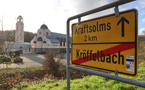 Nach der Sichtung eines silbernen Autos hofft die Polizei nun auf Zeugenhinweise. (Archivbild) - Foto: Christian Lademann/dpa