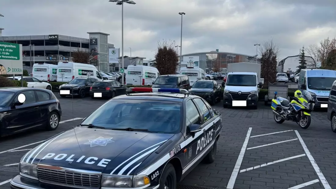 POL-D: Friedrichstadt - Corneliusstraße - Amerikanischen Streifenwagen kontrolliert - Sachverständiger attestiert erhebliche Mängel - Weiterfahrt untersagt - Bild: presseportal.de