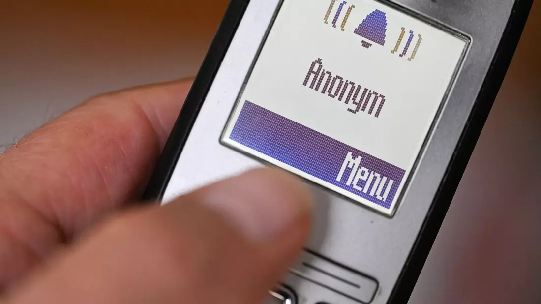 Es gab laut Polizei mehr als 1.000 Anrufe binnen kurzer Zeit. (Symbolbild) - Bild: Bernd Weißbrod/dpa