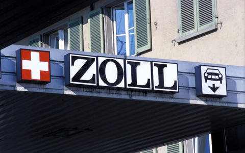 HZA-SI: Rassehund aus der Schweiz geschmuggelt - - Ehepaar kauf Welpen in der Schweiz und meldet ihn beim Zoll nicht an - Foto: presseportal.de