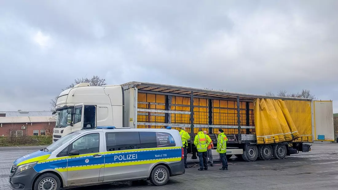 POL-KB: Diemelstadt - Schwerpunktkontrolle der Polizei im Rahmen der europäischen Aktionswoche ROADPOL Truck and Bus - Bild: presseportal.de