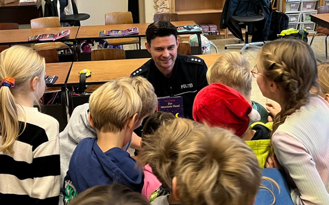 POL-PB: Kreispolizeibehörde Paderborn beteiligt sich am bundesweiten Vorlesetag - Foto: presseportal.de