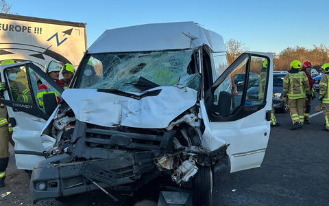 FW Ratingen: Auffahrunfall mit eingeschlossener Person auf der BAB 3 - Foto: presseportal.de