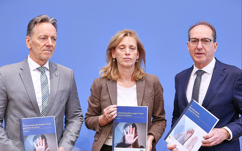 Vorstellung der Bundeslagebilder Häusliche Gewalt 2024 und Geschlechtsspezifisch gegen Frauen gerichtete Straftaten 2024 am 21.11.2025 - Foto: über dts Nachrichtenagentur