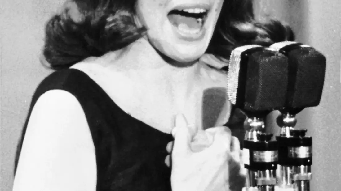 Die Sängerin prägte mehr als sechs Jahrzehnte die italienische Musikszene und galt in Italien als Ikone. (Archivbild) - Bild: Uncredited/AP/dpa