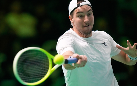 Jan-Lennard Struff war zum Auftakt gegen Pablo Carreno Busta gefordert - Foto: Luca Bruno/AP/dpa