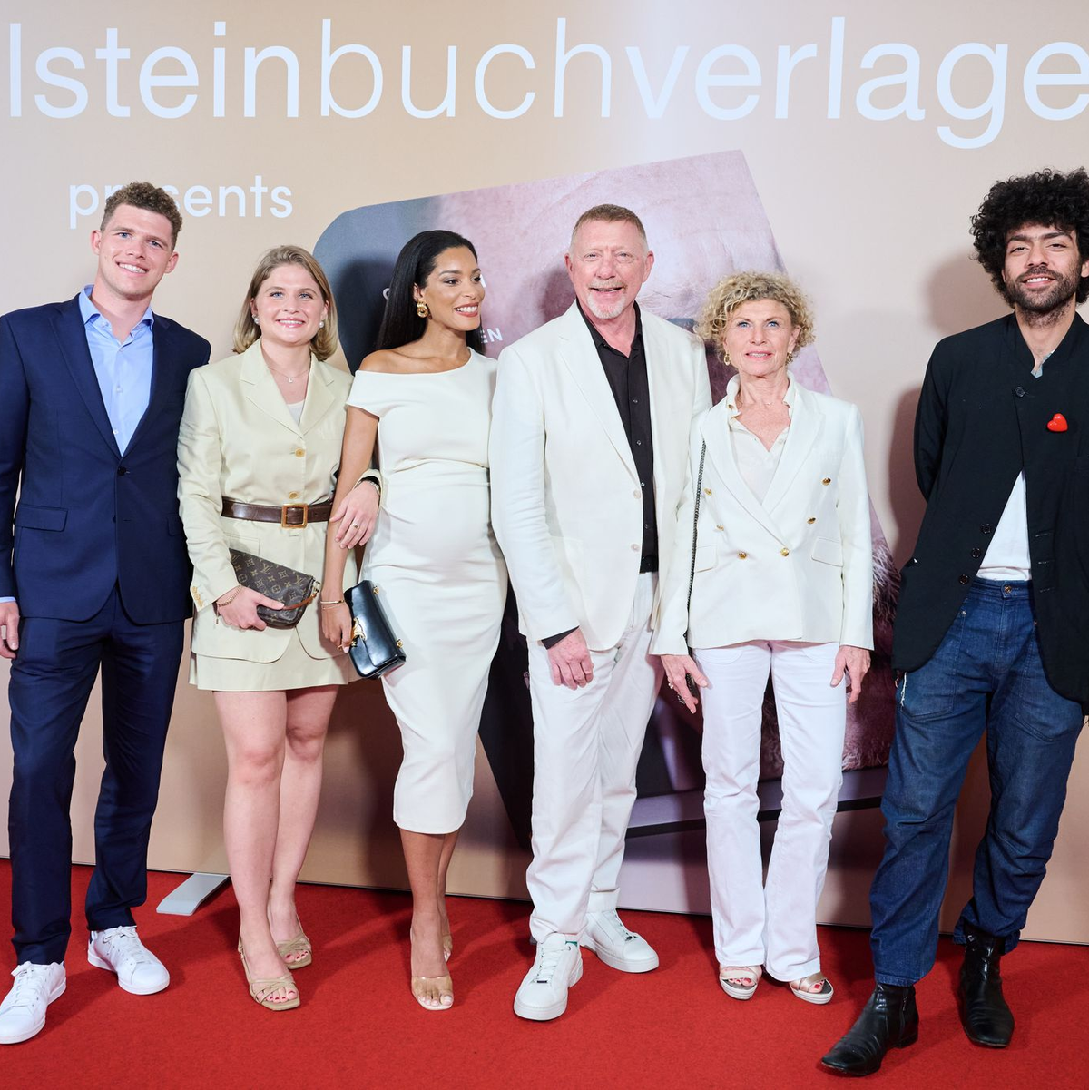 Zur Buchvorstellung kamen gleich mehrere Familienmitglieder. (Archivbild) - Foto: Annette Riedl/dpa