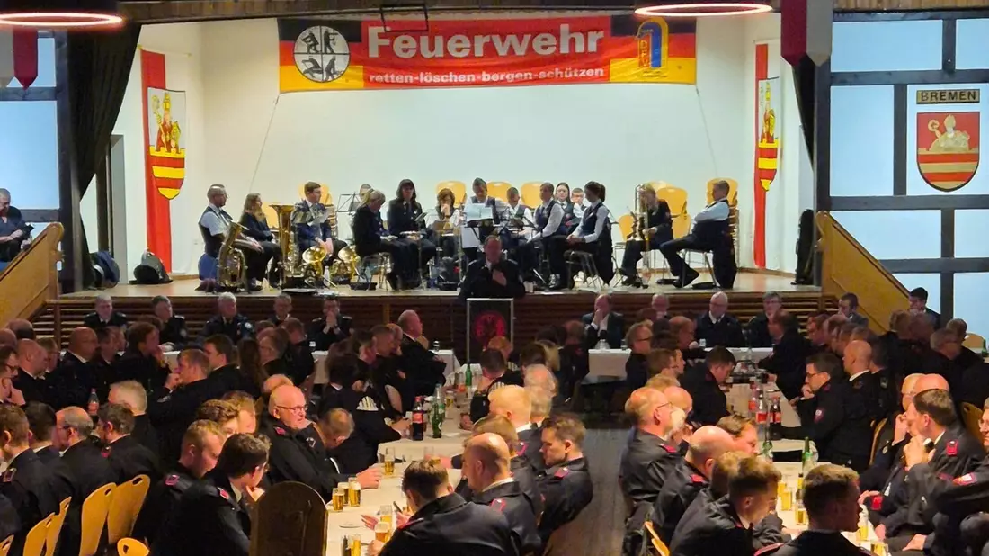 FW Ense: Jahresdienstbesprechung der Gesamtwehr in Ense-Bremen /Einsatzaufkommen auf Vorjahres-Niveau - Bild: presseportal.de