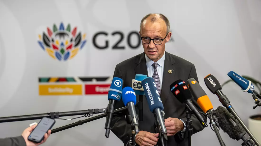 Beim G20-Gipfel in Johannesburg stehen die Gespräche über den Ukraine-Krieg im Vordergrund. - Bild: Michael Kappeler/dpa-Pool/dpa