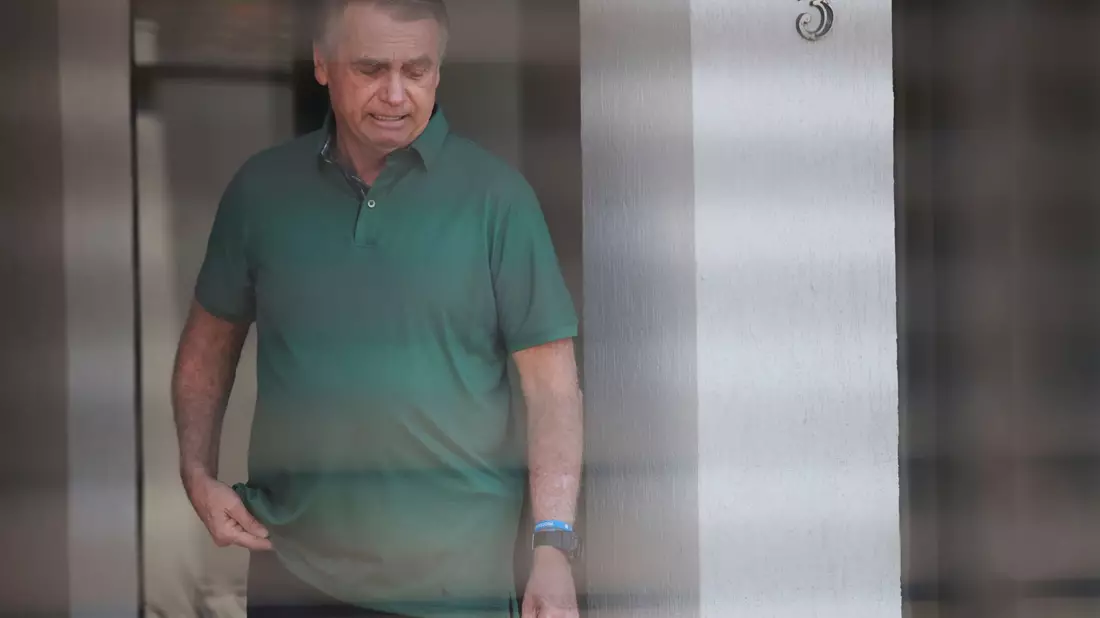 Wegen eines «konkreten Fluchtrisikos» wurde Bolsonaro festgenommen. (Archivbild) - Bild: Luis Nova/AP/dpa