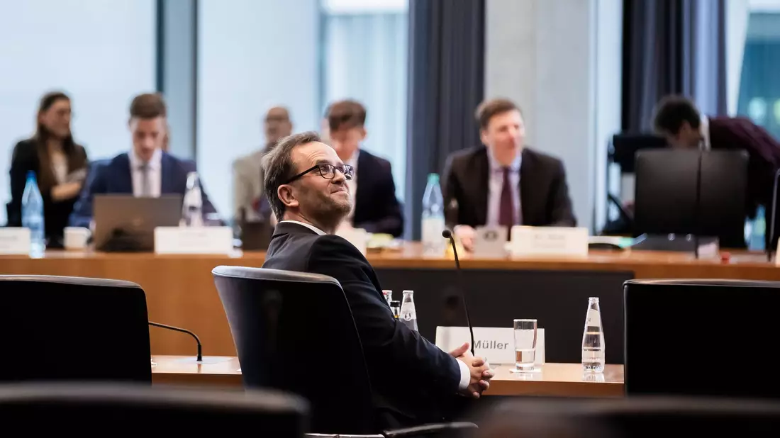Netzagentur droht Post mit Strafen (Archivbild). - Bild: Christoph Soeder/dpa
