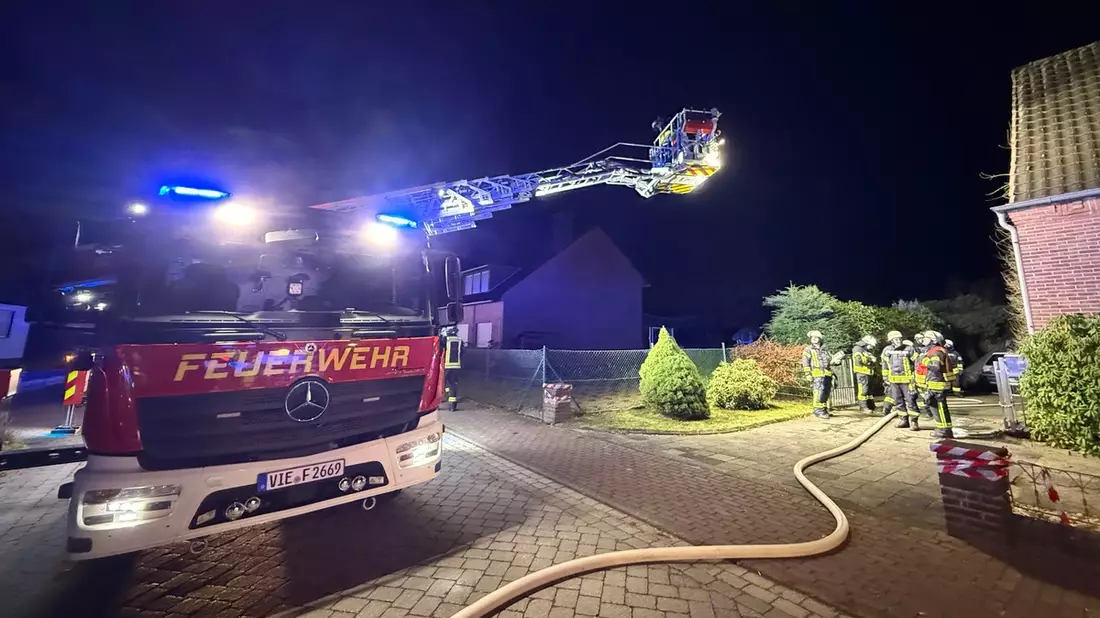 FFW Schwalmtal: Kellerbrand führt zu nächtlichem Einsatz der Feuerwehr - Bild: presseportal.de