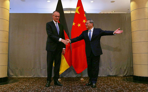 Friedrich Merz und Li Qiang am 23.11.2025 - Foto: über dts Nachrichtenagentur