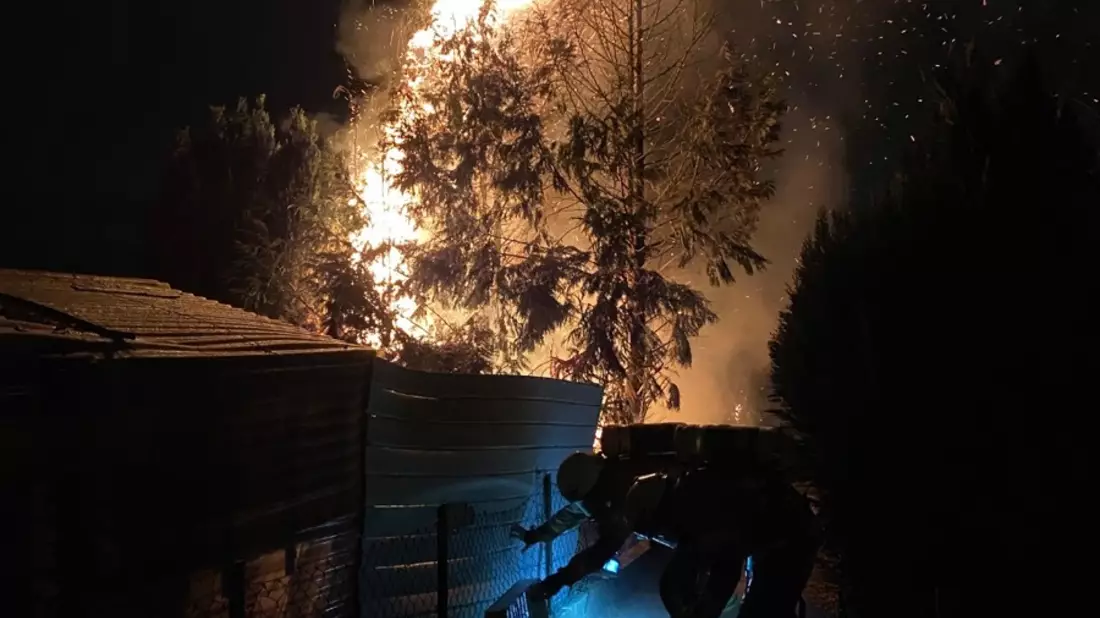 FW Lehrte: Feuer in Kleingartenkolonie - Bild: presseportal.de