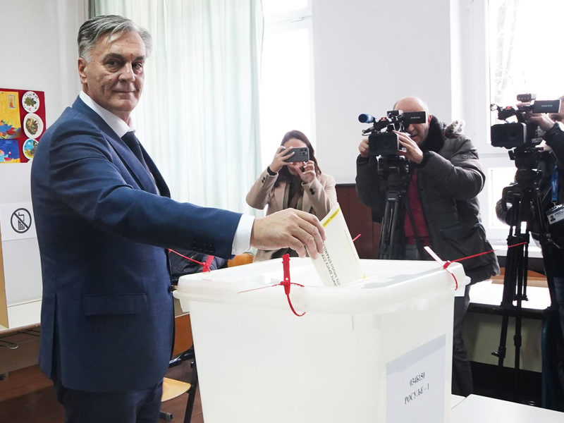 Sinisa Karan ist ein Vertrauter des bisherigen Präsidenten Milorad Dodik. - Foto: Milivoje Pavicic/AP/dpa