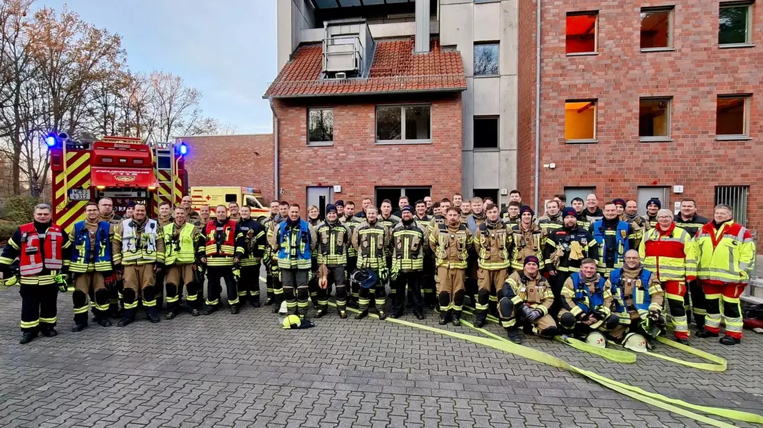 FW Hünxe: Feuerwehren aus Hamminkeln, Hünxe und Voerde trainieren gemeinsam in Münster - Bild: presseportal.de