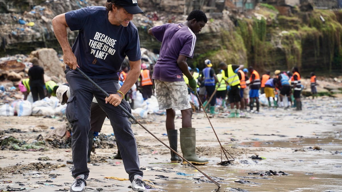 Anti-Black-Friday: Die wahren Kosten des Überkonsums - Eine Reise nach Accra mit ECOALF - Foto: presseportal.de
