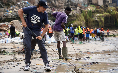 Anti-Black-Friday: Die wahren Kosten des Überkonsums - Eine Reise nach Accra mit ECOALF - Foto: presseportal.de