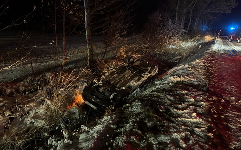 FW-AUR: Auto bei Unfall in Straßengraben gelandet - Foto: presseportal.de