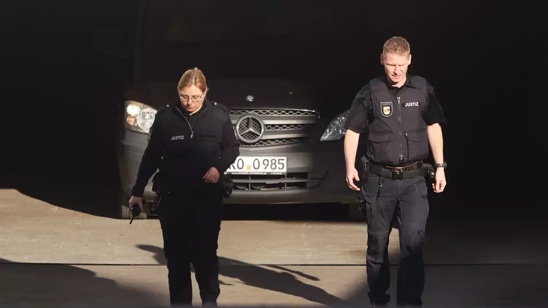 Im Fall Fabian lässt der Anwalt der seit Anfang November in U-Haft sitzenden Tatverdächtigen die Haftgründe prüfen. (Archivbild) - Bild: Danny Gohlke/dpa