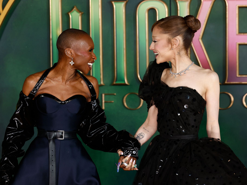 Cynthia Erivo (l) und Ariana Grande spielen die Hauptrollen in «Wicked». (Archivbild) - Foto: Millie Turner/Invision/AP/dpa