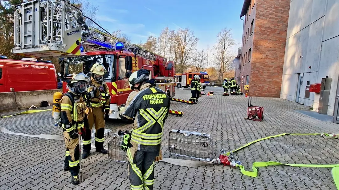 FW Voerde: Feuerwehren aus Hamminkeln, Hünxe und Voerde trainieren gemeinsam in Münster - Bild: presseportal.de