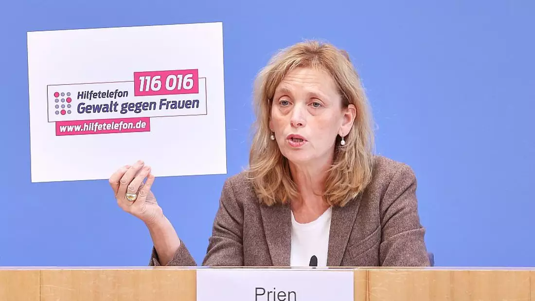 Karin Prien am 21.11.2025 - Bild: über dts Nachrichtenagentur
