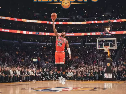 NBA Tabelle: Aktuelle Entwicklungen, Spieler-Highlights und Teamdynamik im Überblick - Foto: über ad-hoc-news.de