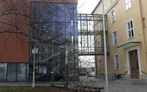 HZA-RO: Weihnachten und Black Friday: Wichtige Hinweise des Zolls zu Bestellungen und Geschenken aus dem Ausland - Foto: presseportal.de