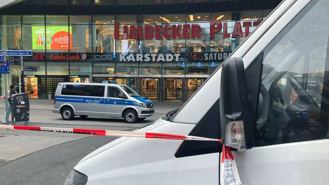Auch wenn sich die Drohungen nicht bewahrheiteten - die Räumungen verursachen hohe Kosten. (Archivbild) - Bild: Florentine Dame/dpa