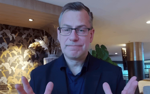 Europaweit startet erste KI als Gastprofessur an der AKAD University - Foto: presseportal.de