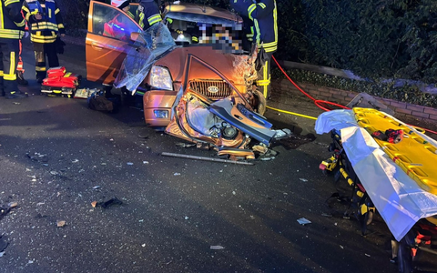 POL-STD: Auto gerät in Kutenholz in den Gegenverkehr - ein Autofahrer schwer verletzt - Foto: presseportal.de