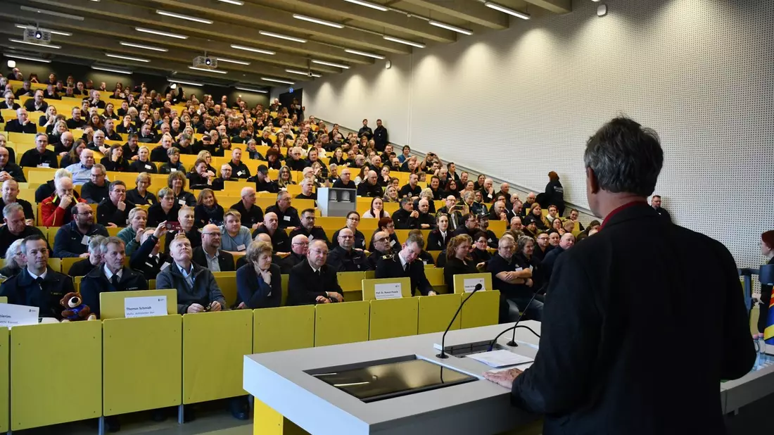 Kassel war für ein Wochenende Hauptstadt der Brandschutzerziehung / Teilnahmerekord: 400 Personen bei Forum Brandschutzerziehung und -aufklärung - Bild: presseportal.de