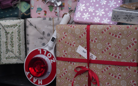 HZA-SW: Weihnachten und Black Friday - Das Hauptzollamt Schweinfurt gibt Hinweise zu Bestellungen und Geschenken aus dem Ausland - Foto: presseportal.de