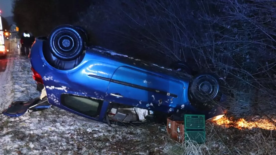 POL-HX: 25-Jährige nach Alleinunfall leicht verletzt - Bild: presseportal.de